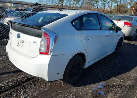 2013 Toyota Prius Three из США, поврежденный, VIN JTDKN3DU2D5645833
